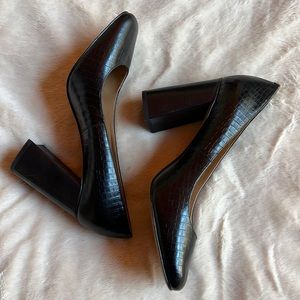 W Black Nine West size 9 NEVER WORN Leather upper 3 1/2 in Heel